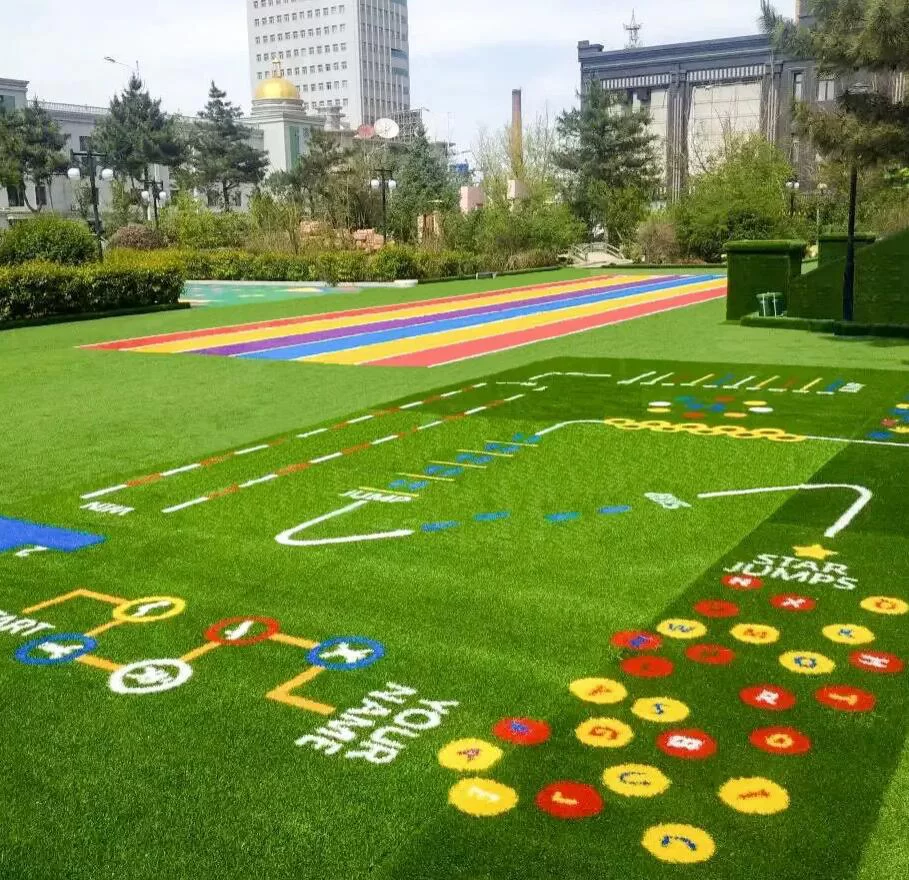 造園用のさまざまな種類の草